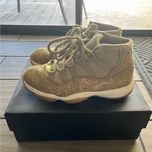 Retro jordan 11s